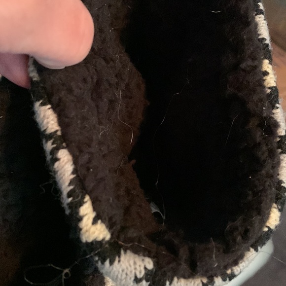 Slippers - Picture 3 of 4